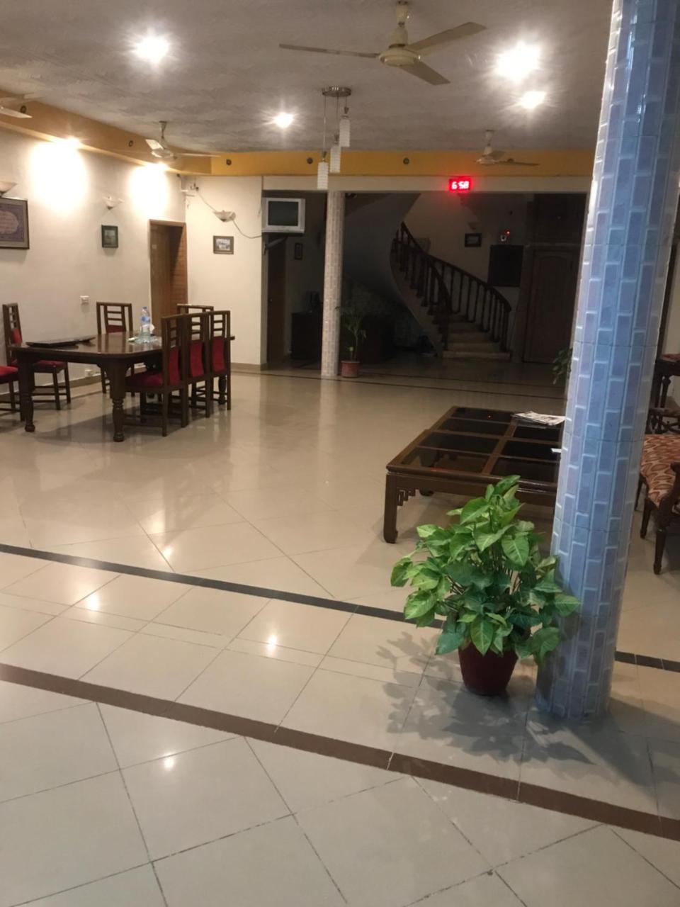 New Shelton Guest House איסלמאבד מראה חיצוני תמונה